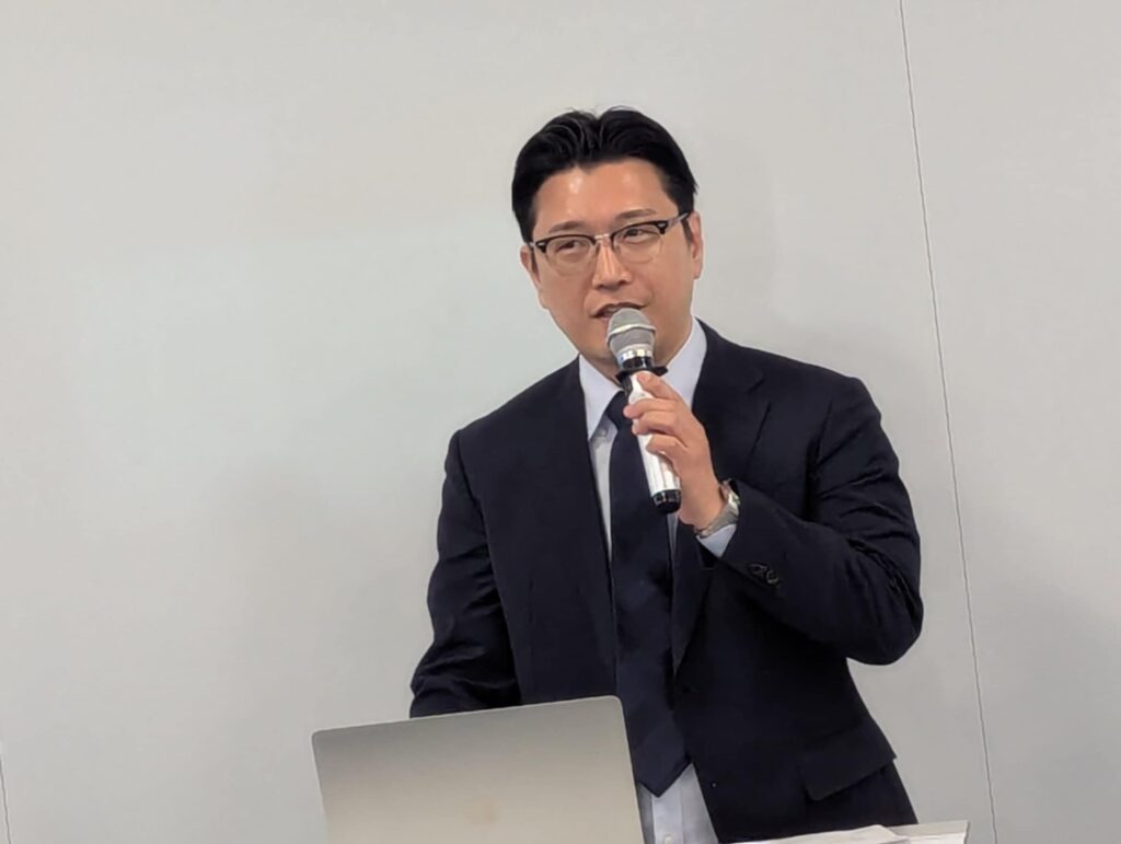 鄭 英雄(ジョン・ヨンウン)氏